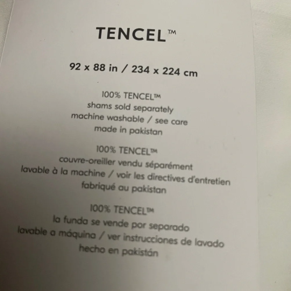 NWT West Elm White 100% TENCEL™ Lyocell. Queen Duvet Cover 300 Threads